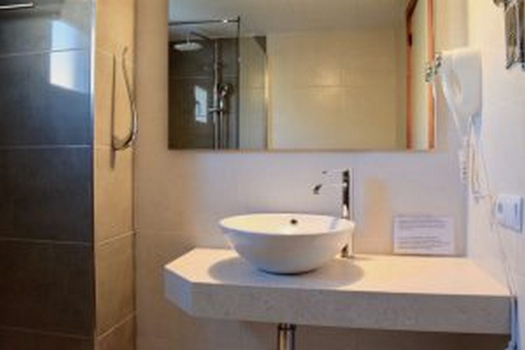 1-SMALLER-NEW-VANITY-101-300x200 copy 3