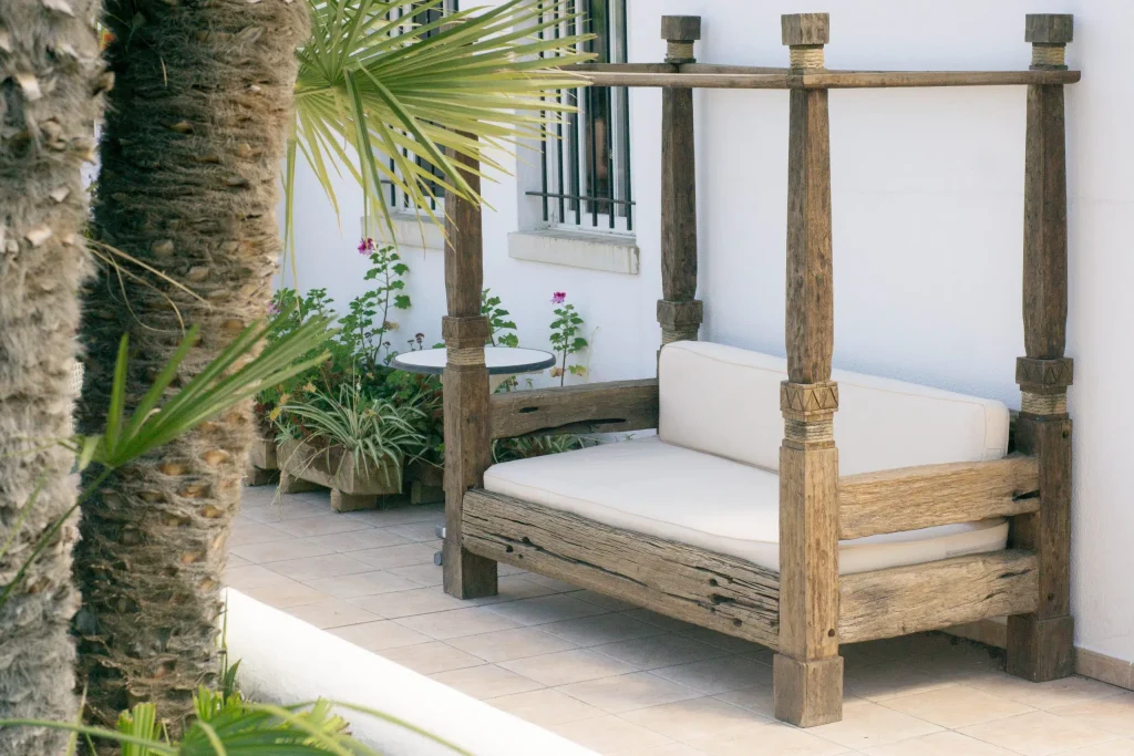 2-DSC1673-2-TASMANIAN-DAY-BED-copy-scaled.jpg